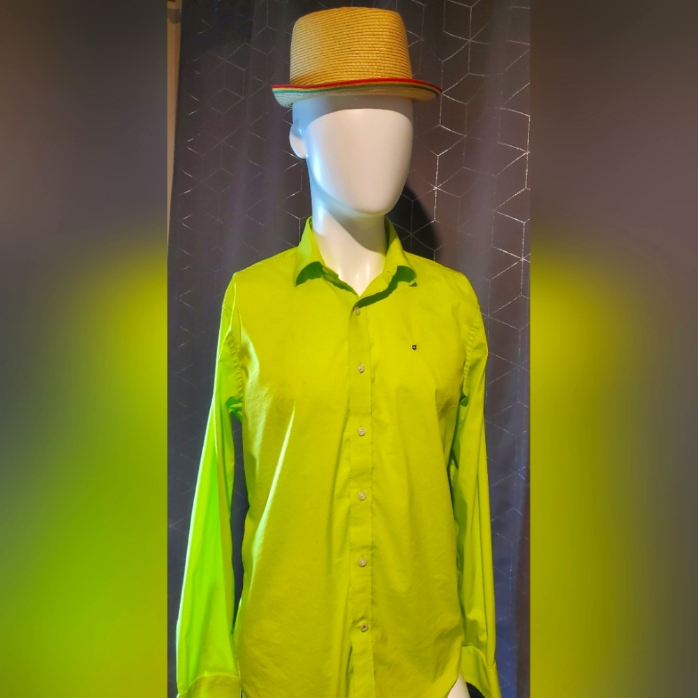 Mens shirt size Medium